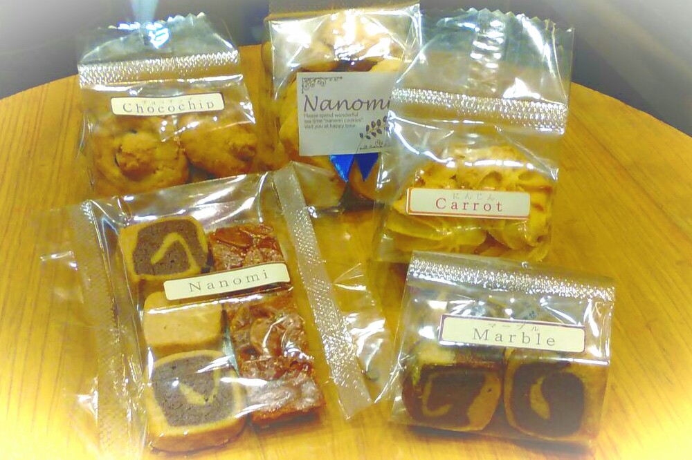 Nonohana 上川端店 なのみ学園が作っているスマイルクッキー♫
味は全11種類揃えています。ちょっとしたお菓子やコーヒーとの相性にバッチリです!