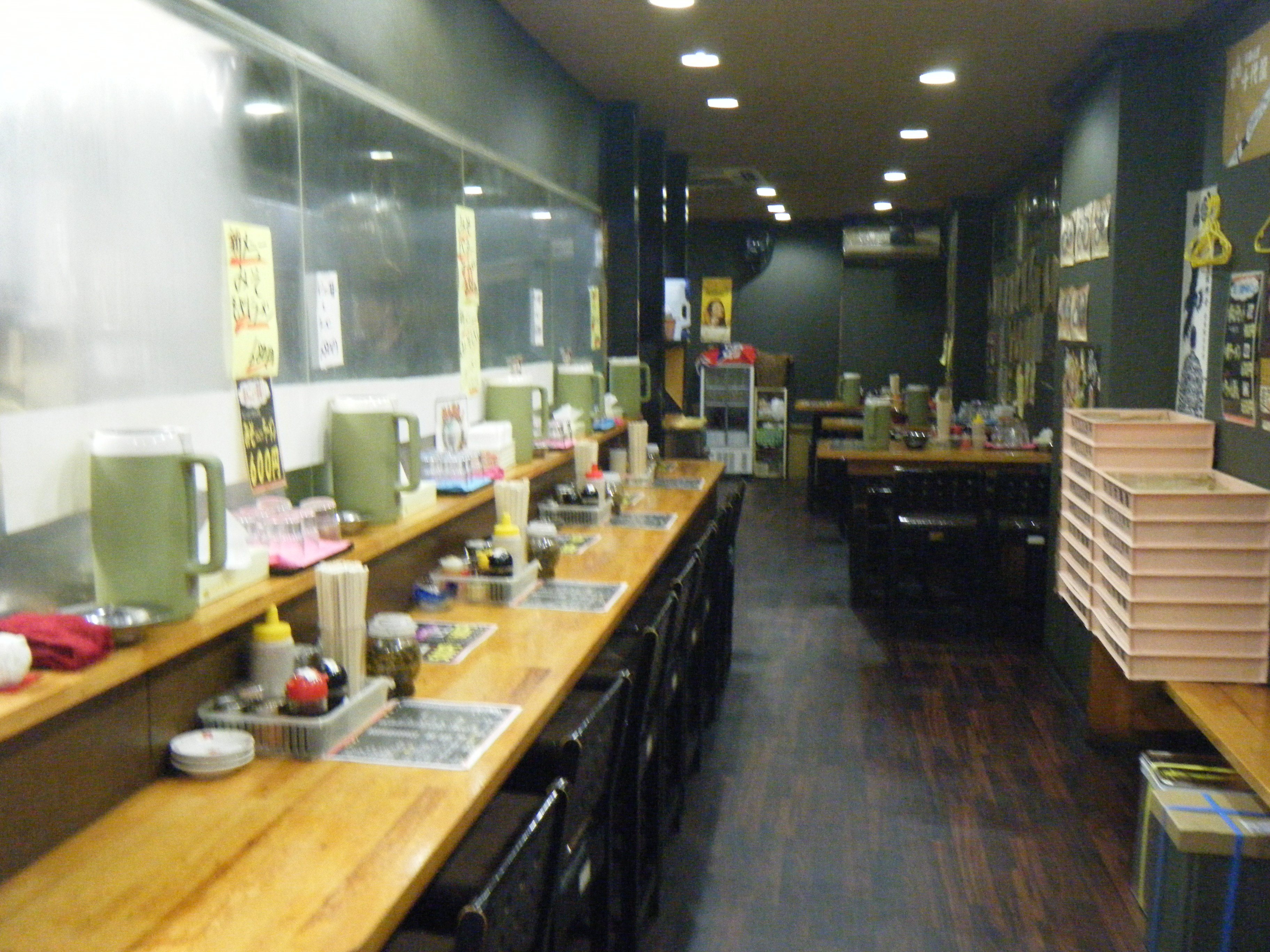 元祖中洲屋台ラーメン 一竜 <ラーメンを食べられる方へ>
替玉一回のみ10円!
グラスビールは一杯のみ50円でご注文いただけます!