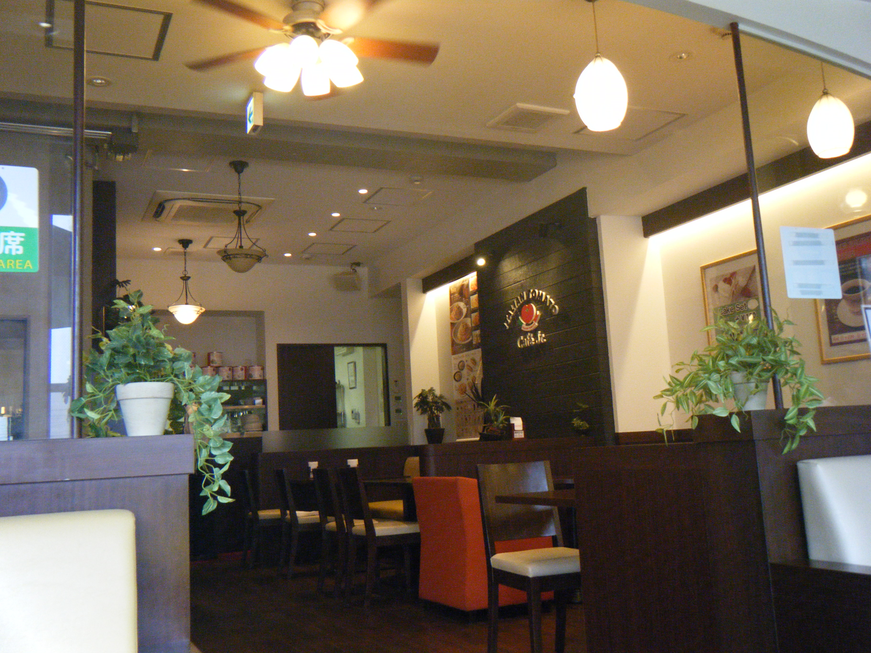 イタリアントマトカフェjr.博多上川端通り店 1F、2F 70席。喫煙席もございます。