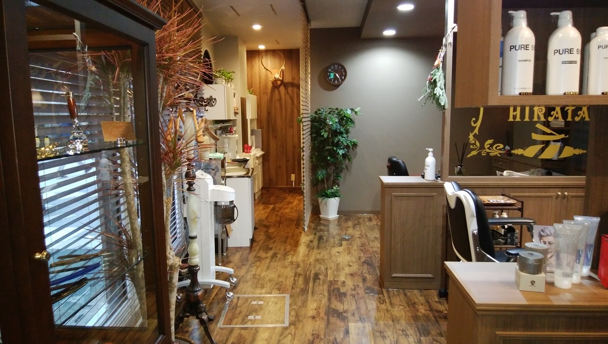 Bar Ber HIRATA (Men’s only salon) ○当店は予約優先制です。
ほぼマンツーマンでの接客になりますので、ご来店の際はお電話して頂く事をおすすめ致します。