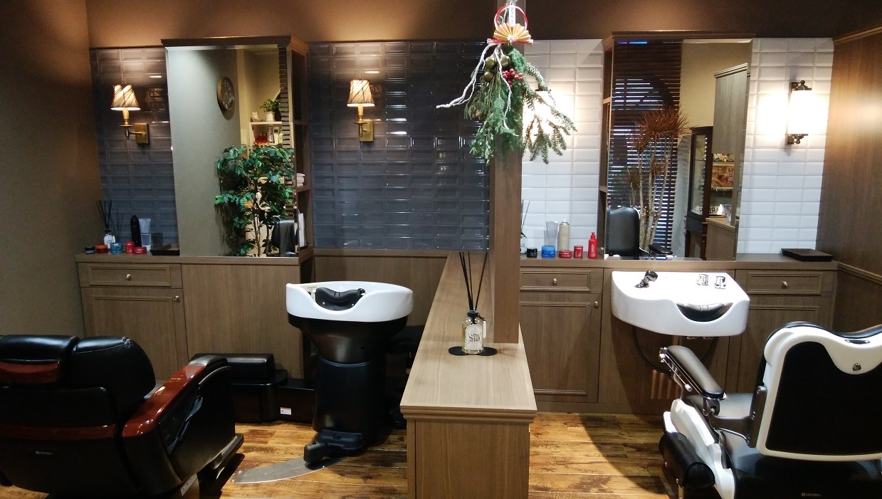 Bar Ber HIRATA (Men’s only salon) ○至福の時間をもたらせてくれる贅沢な大人の空間…
伊達男のお席を2つご用意しております。