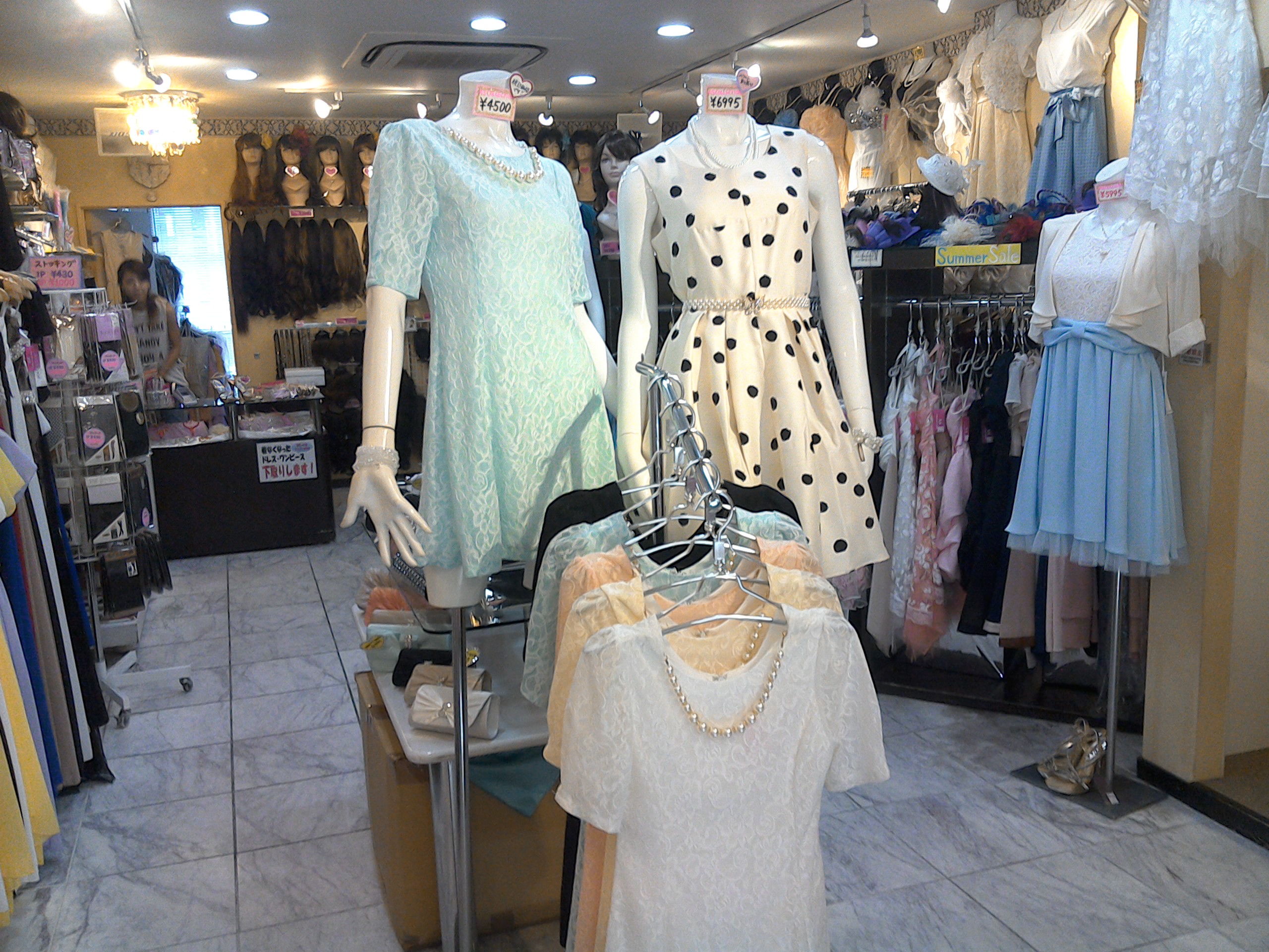 AS COLLECTION ウィッグ店 パーティー用、結婚式のお呼ばれアイテム充実!!さまざまなタイプのウィッグ(かつら)もご用意しております。