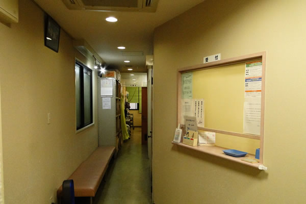 健美工房 2階の昌樹医院は、西洋医学と東洋医学の融合により新しい治療法を提供致します。一般の西洋医学で診断がつかなかったり、治療法がない場合は一度受けて見られる価値があります。